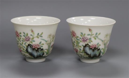 A pair of Chinese famille rose cups, H. 5.2cm